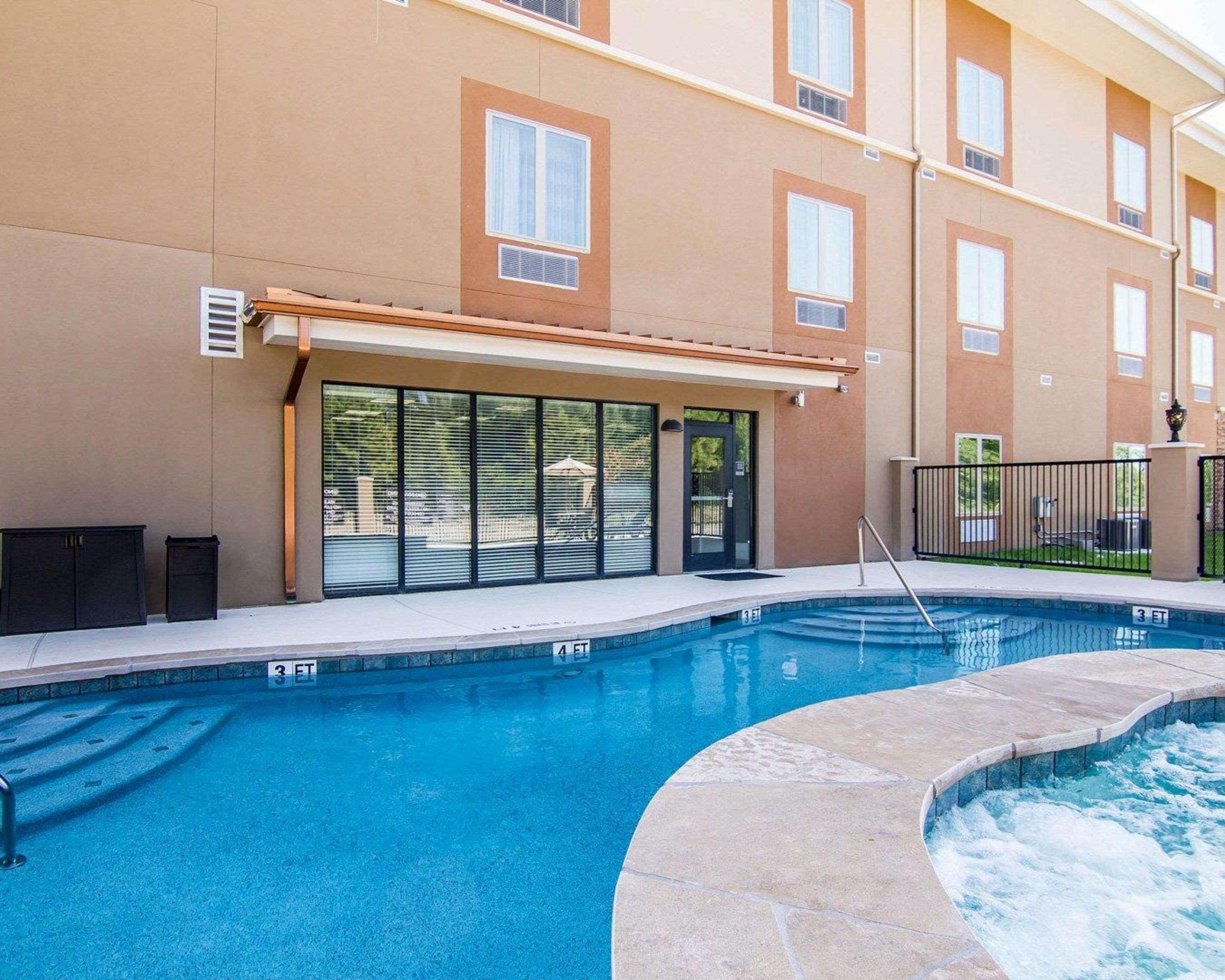 Mainstay Suites Lufkin Exterior photo